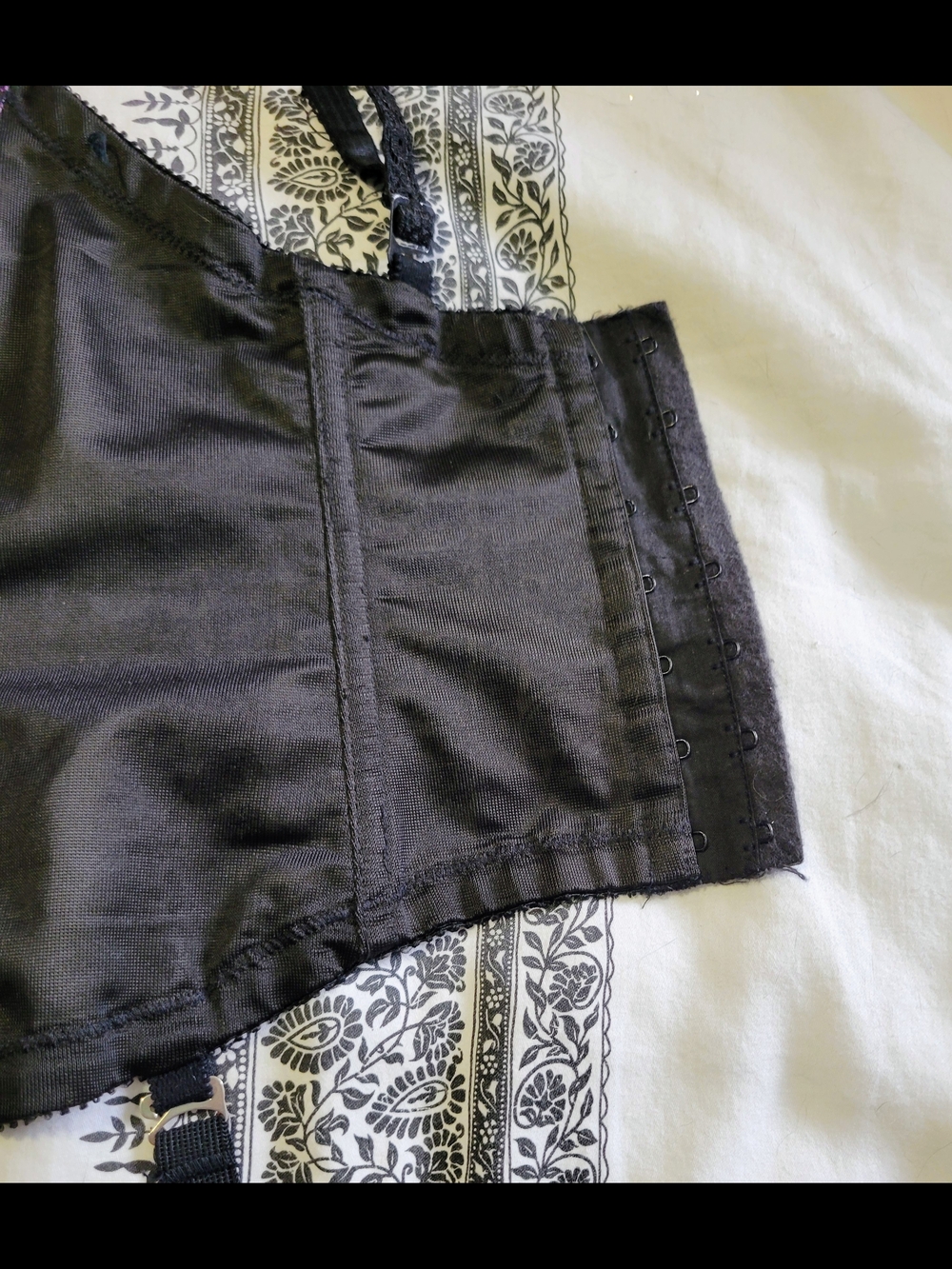 Vintage Fredericks of Hollywood Purple and Black Lace Bustier with Garter Straps - Picture 6 of 11
